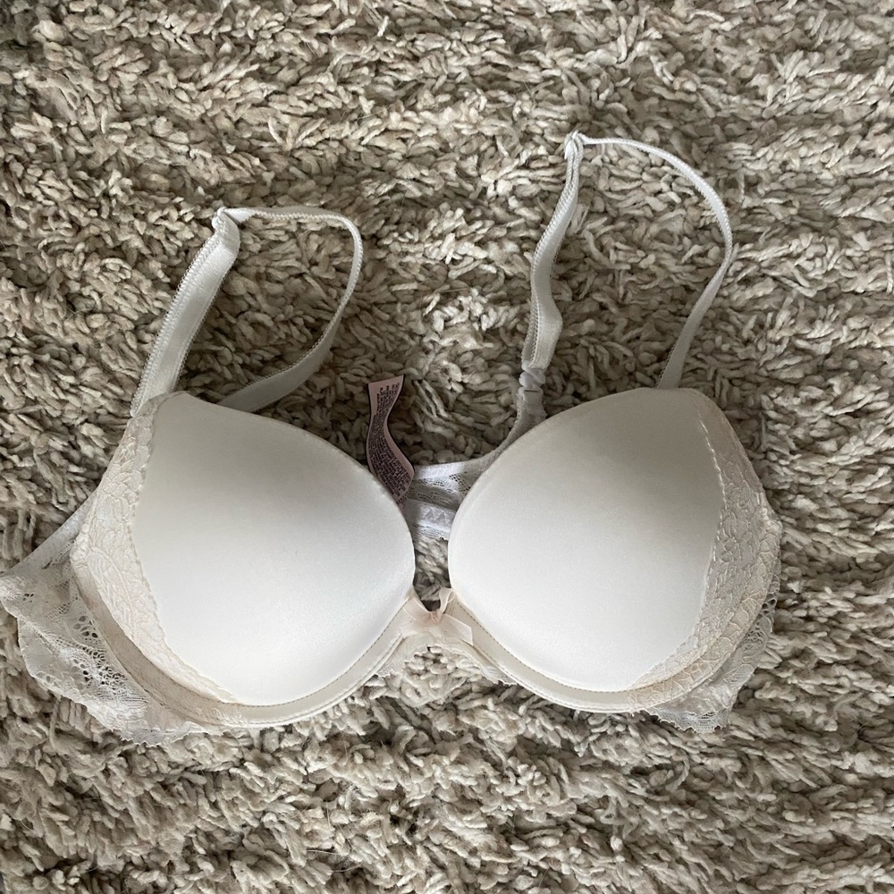 Victoria’s Secret Dream Angel Push Up Bra. Size 34 B